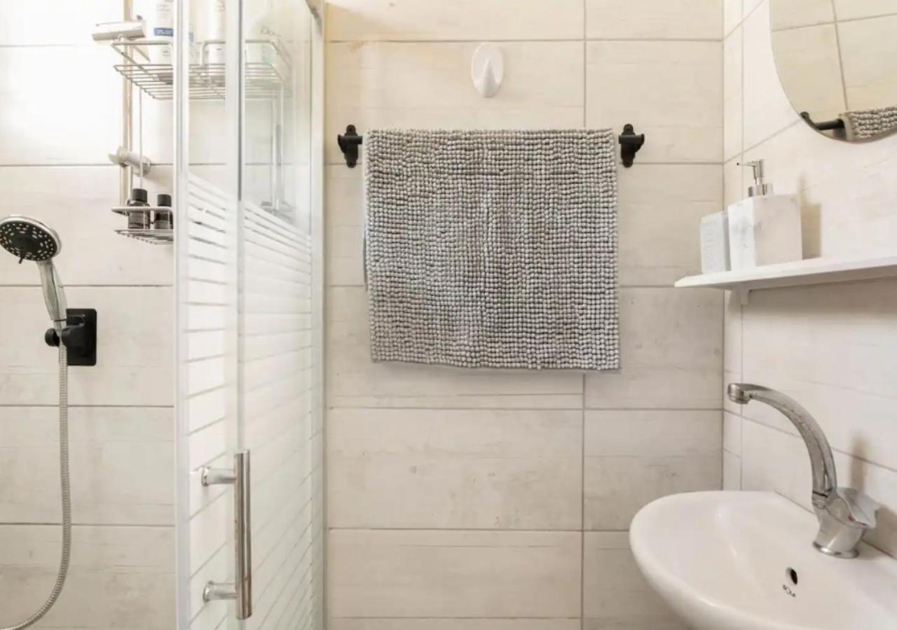 Central 1Br Oasis, Fast Fiber Wifi, Free Parking, Free Netflix With Shelter Haifa Bagian luar foto