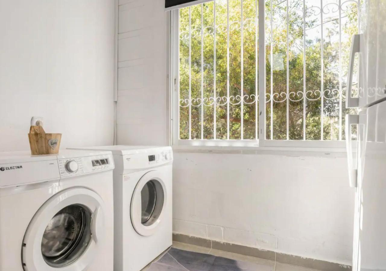 Central 1Br Oasis, Fast Fiber Wifi, Free Parking, Free Netflix With Shelter Haifa Bagian luar foto